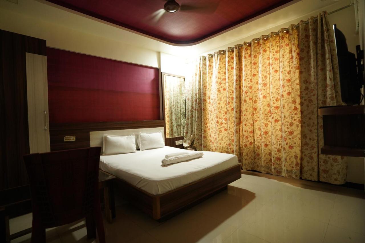 Hotel Sai Ganesh Lodging & Boarding By Wb Inn Titwala Luaran gambar