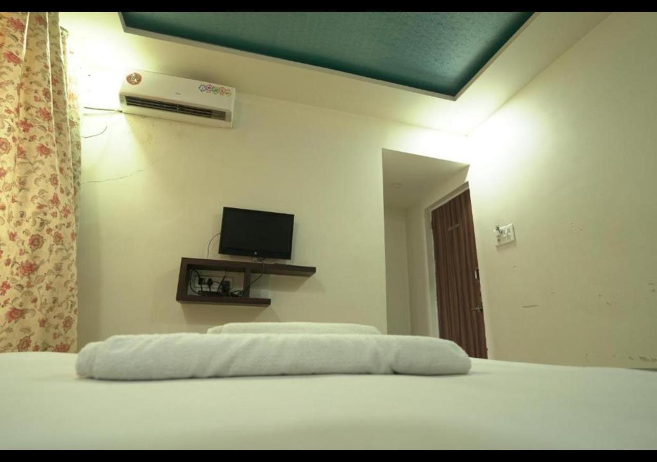 Hotel Sai Ganesh Lodging & Boarding By Wb Inn Titwala Luaran gambar